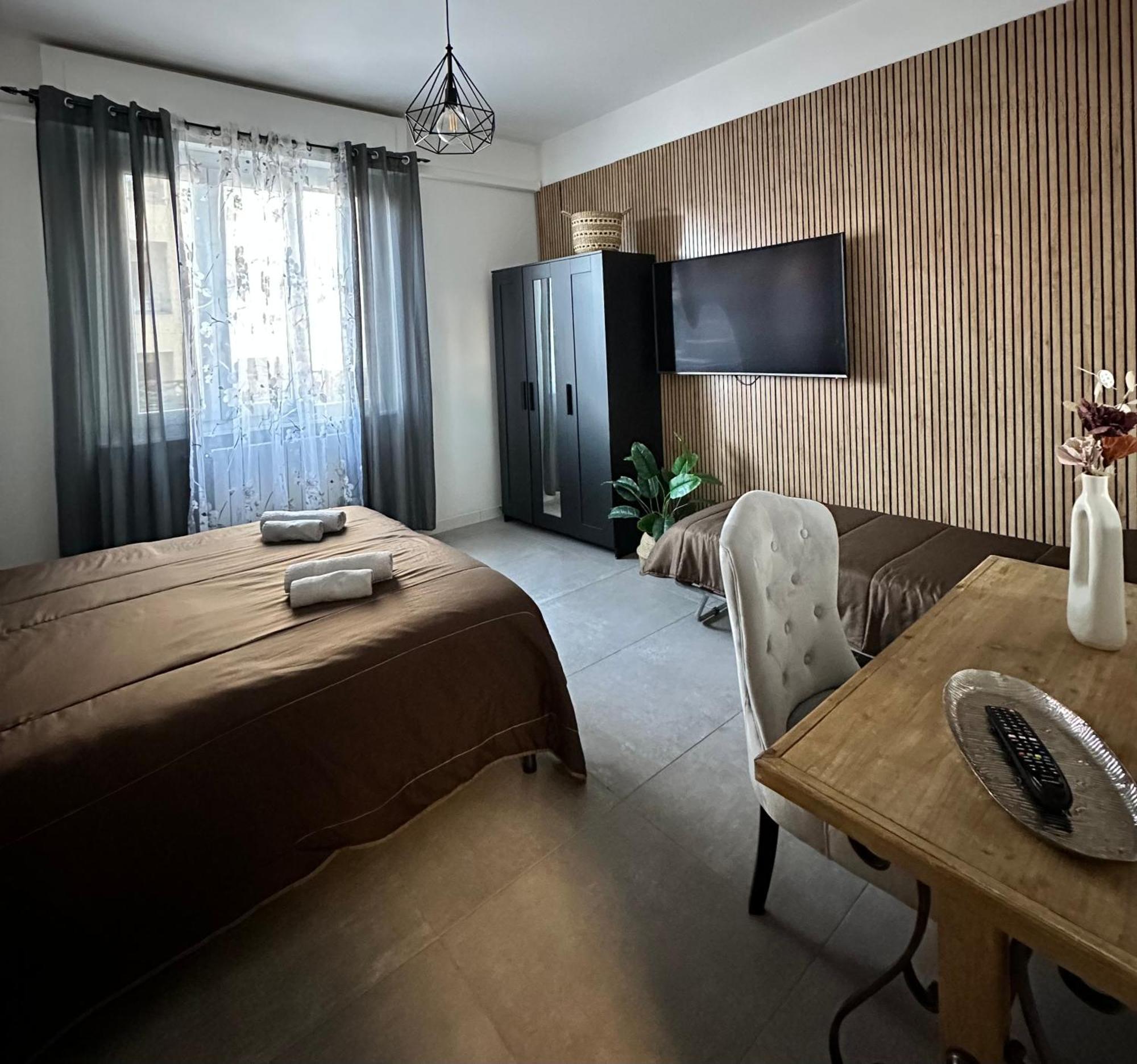Appartamento Dolce Vita - Free Parking Como Exterior photo